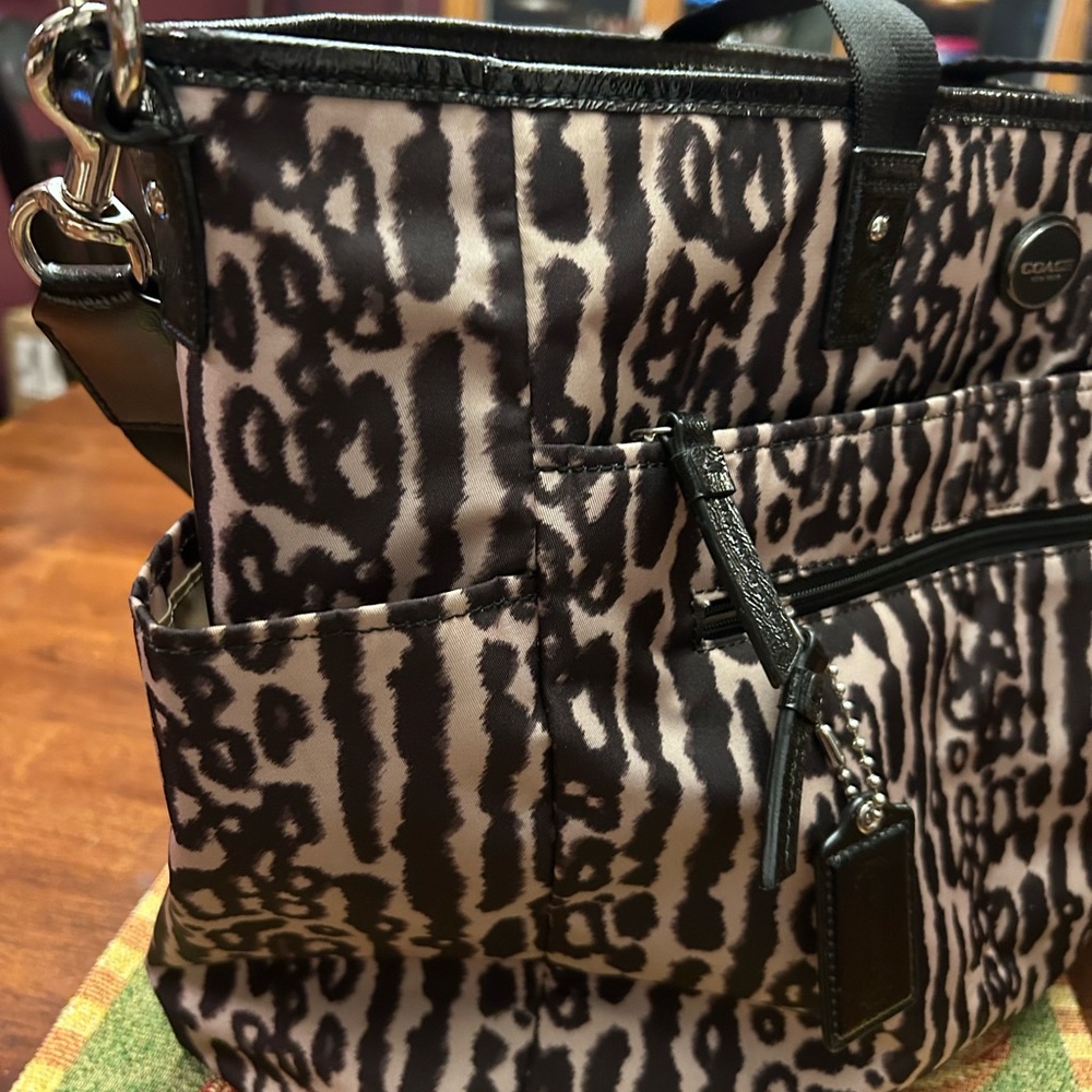 Authentic Coach (Multipurpose) Tote - image 8